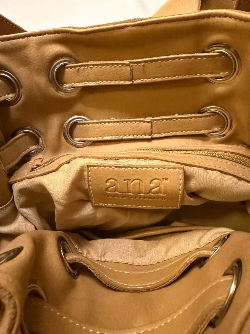 NWOT Vintage a.n.a. (A New Approach) Tan/Beige Slouchy Grommet Shoulder Bag
